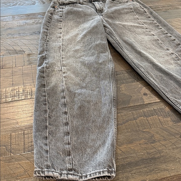 Old Navy High Rise Barrel Leg 2 Petite Black Light Wash Ankle Cropped Jeans NWOT - Picture 6 of 14